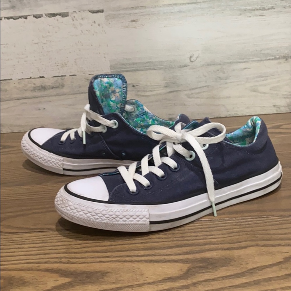 Size 7 converse all-star sneakers